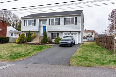 10 Flanders Street, Johnston, RI 02919 - MLS#: 1385271