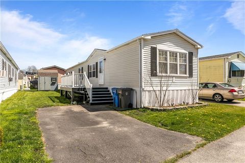 92 Bayview Parkway, Middletown, RI 02842 - MLS#: 1383819