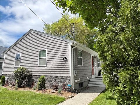 24 Southmayd Street, Newport, RI 02840 - MLS#: 1385018