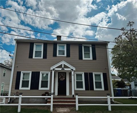 11 Crane St S, Pawtucket, RI 02860 - MLS#: 1383516