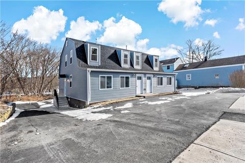 31 Farnum Pike Unit Left, Smithfield, RI 02917 - MLS#: 1378244