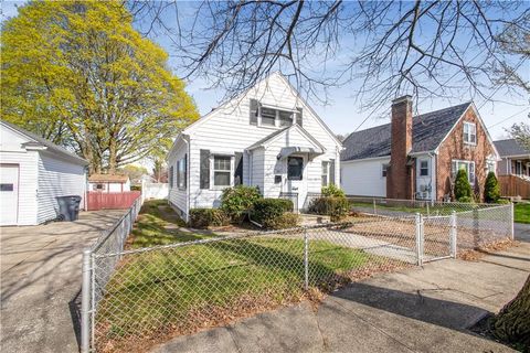 39 Hillview Avenue, Providence, RI 02908 - MLS#: 1383216