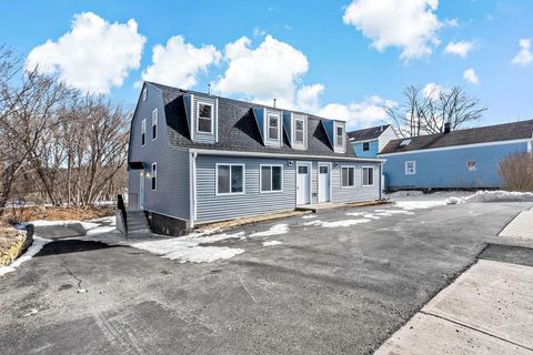 31 Farnum Pike Unit 1 (Left), Smithfield, RI 02917 - MLS#: 1381302