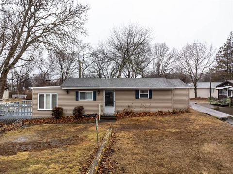 46 East Andrew Comstock Road, Warwick, RI 02886 - MLS#: 1377439