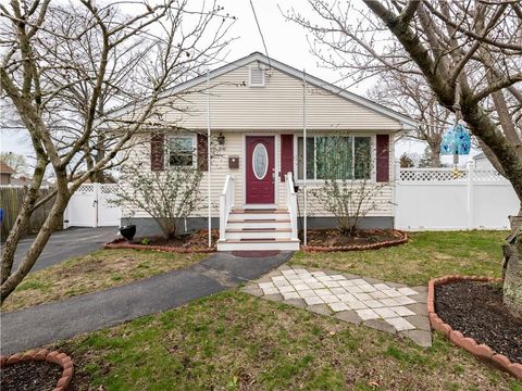70 Somerset Avenue, East Providence, RI 02915 - MLS#: 1382841