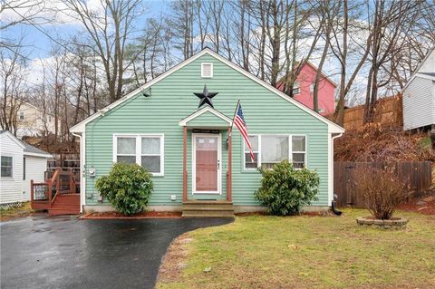 348 Ninth Avenue, Woonsocket, RI 02895 - MLS#: 1380314