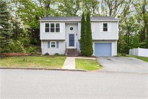 32 Lawnacre Drive, North Providence, RI 02911 - MLS#: 1385404