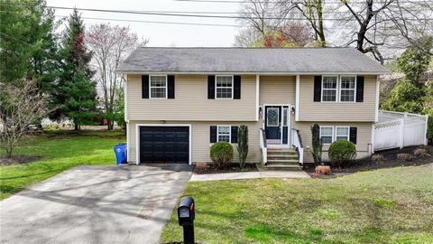 27 Lodge Street, Cranston, RI 02920 - MLS#: 1383260
