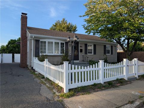 106 Flint Street, Pawtucket, RI 02861 - MLS#: 1385373