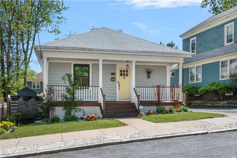 104 Lyman Street, Pawtucket, RI 02860 - MLS#: 1383751