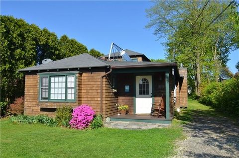 61 Howland Avenue, Jamestown, RI 02835 - MLS#: 1381826