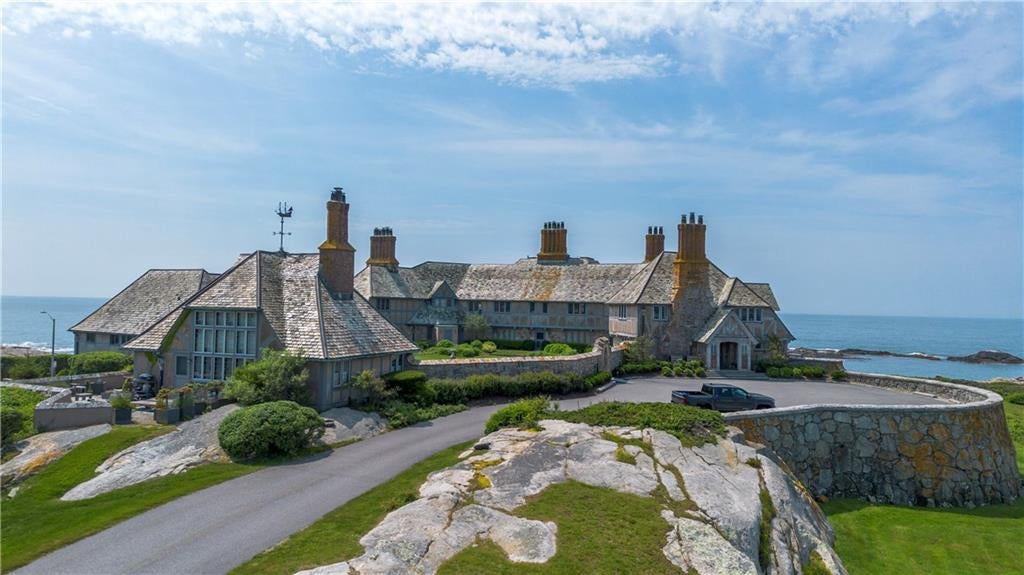 57 Ledge Road Unit 2, Newport, RI 02840 | MLS 1387835 | Listing