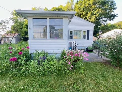 170 Congress Street, Woonsocket, RI 02895 - MLS#: 1383800