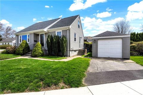 19 Hillside Avenue, Newport, RI 02840 - MLS#: 1383438
