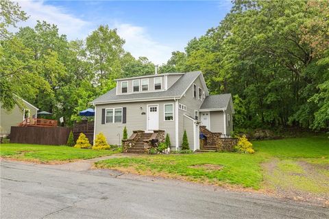 27 Aberdeen Street, West Warwick, RI 02893 - MLS#: 1385572