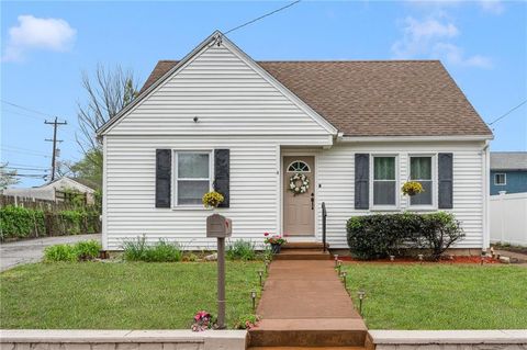 4 Freemont Street, West Warwick, RI 02893 - MLS#: 1384302