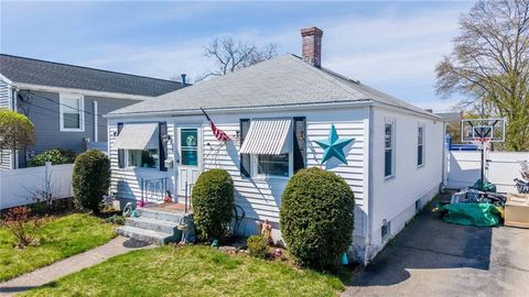 105 Enfield St, Pawtucket, RI 02861 - MLS#: 1382995