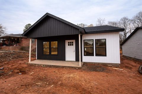 Homes For Sale - 20 Poplar Street<br/> Woodruff, SC 29388