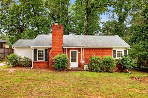 Homes For Sale - 7 Brookforest Drive<br/> Greenville, SC 29605