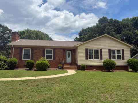 Homes For Sale - 115 Cotswold Avenue<br/> Moore, SC 29369