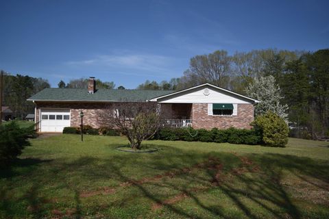 Homes For Sale - 151 Lynn Drive<br/> Wellford, SC 29385