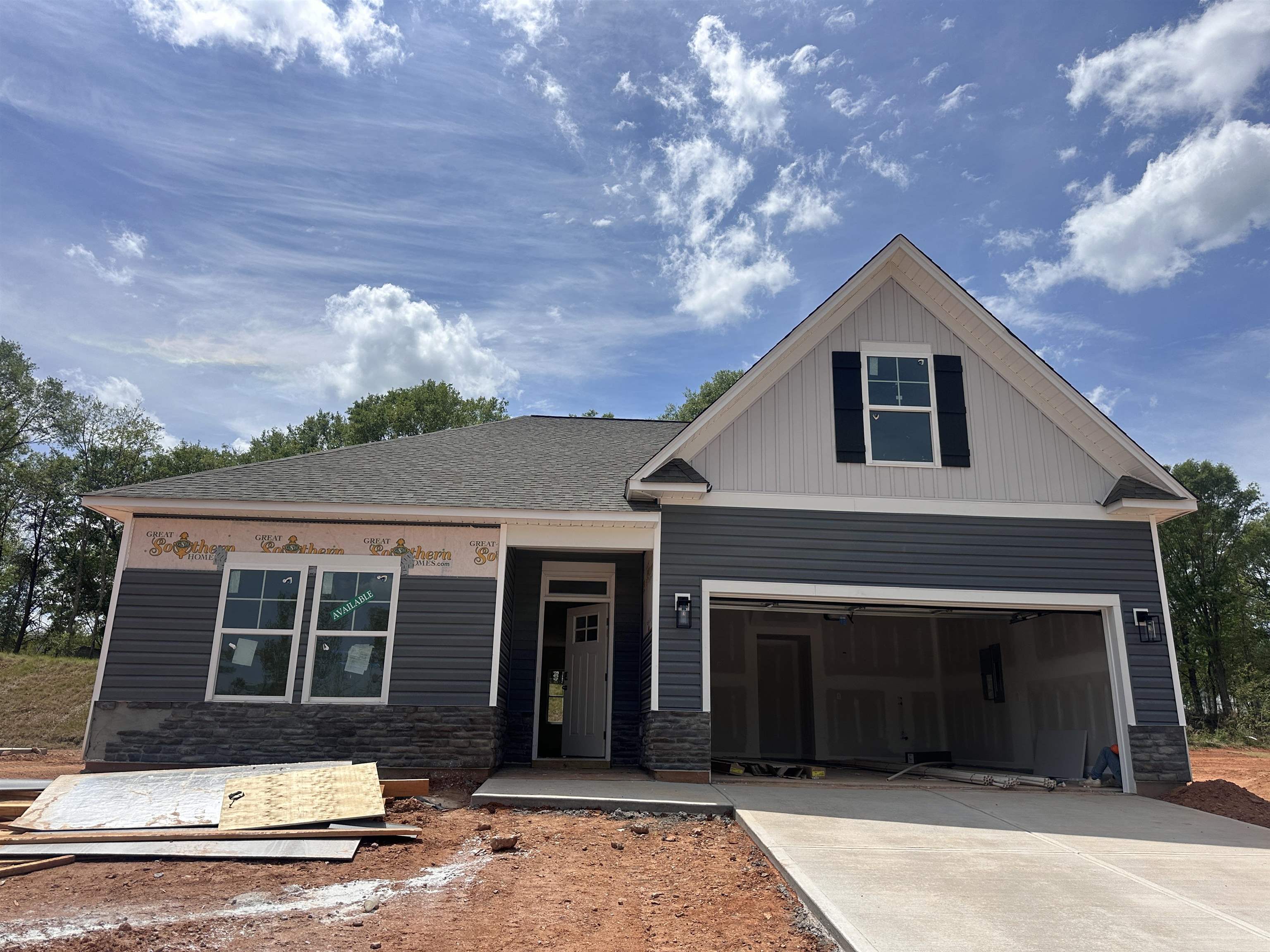 136 Hunters Ridge Drive, Boiling Springs, South Carolina image 1