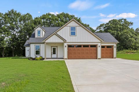Homes For Sale - 366 Lyman Lake Road<br/> Lyman, SC 29365