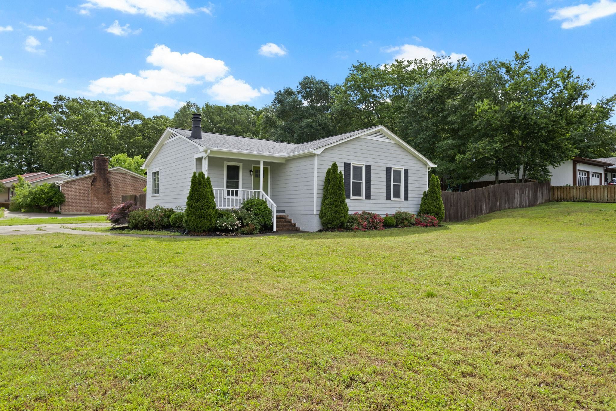 10 Meadowview Drive, Taylors, South Carolina image 2