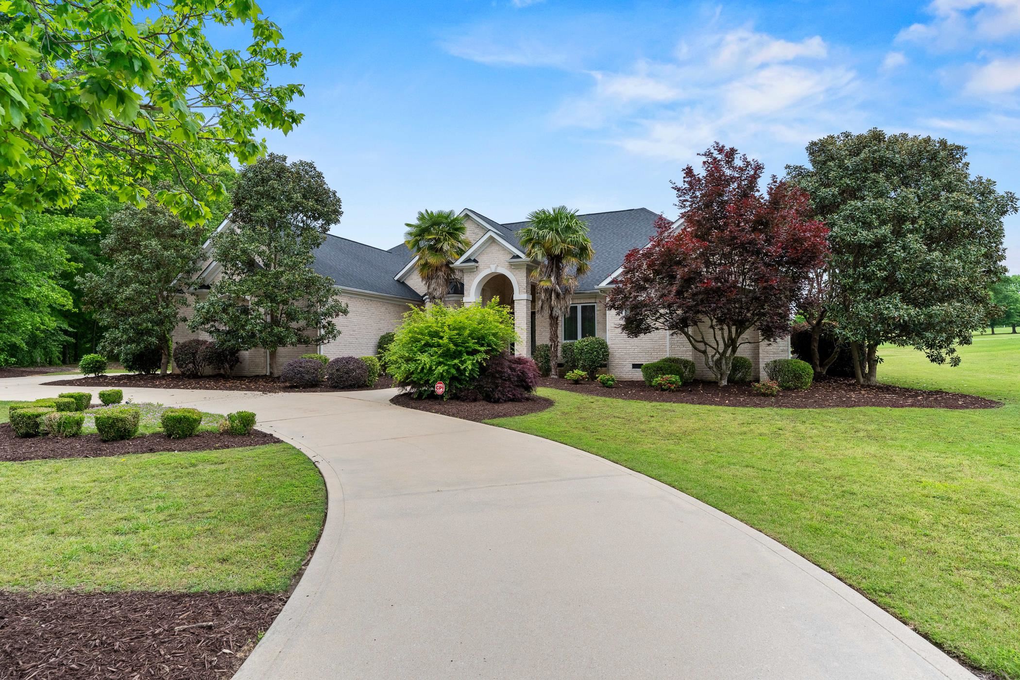 389 Crepe Myrtle Drive, Greer, South Carolina image 2