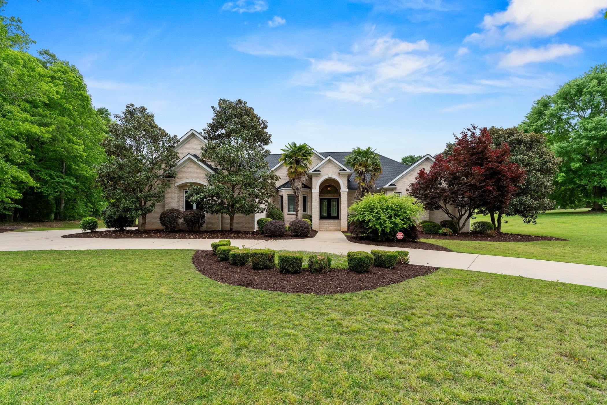 389 Crepe Myrtle Drive, Greer, South Carolina image 1
