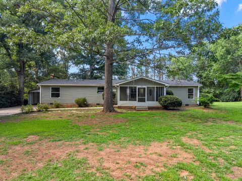 Homes For Sale - 208 Red Raven Drive<br/> Greer, SC 29651