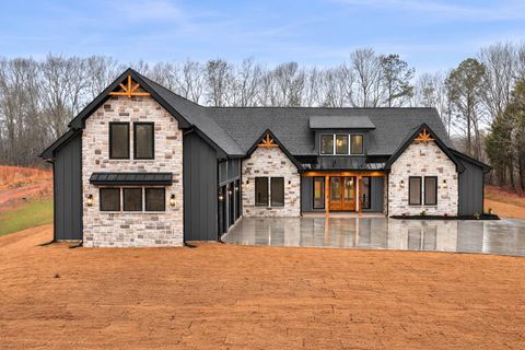 Homes For Sale - 155 Carriage Gate Drive<br/> Wellford, SC 29385