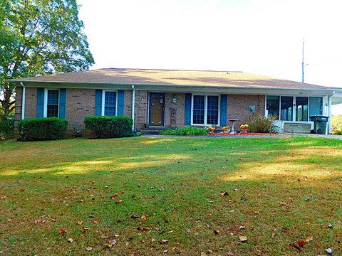 Homes For Sale - 136 Country Club Rd<br/> Gaffney, SC 29340