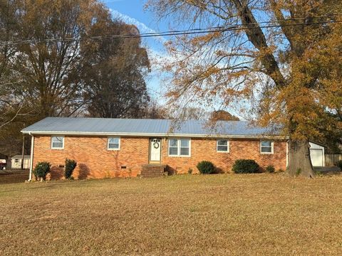 Homes For Sale - 711 Hillbrook Circle<br/> Pacolet, SC 29372