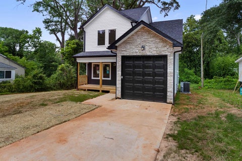 Homes For Sale - 570 S Center Street<br/> Spartanburg, SC 28301