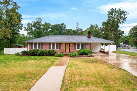 Homes For Sale - 105 Skyuka Circle Road<br/> Landrum, SC 29356