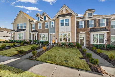 Homes For Sale - 309 Novelty Drive<br/> Greer, SC 29651