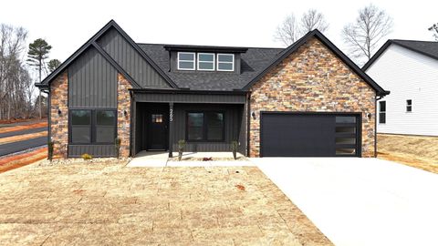 Homes For Sale - 265 Ridge Road<br/> Wellford, SC 29385