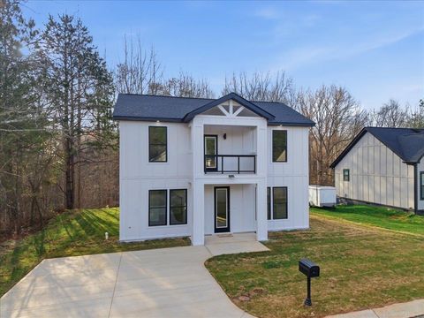 Homes For Sale - 104 Backwater Way<br/> Greenville, SC 29611