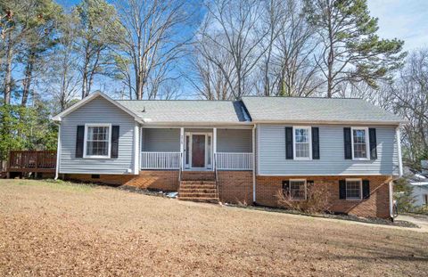 Homes For Sale - 215 Chickamauga Ln Ln<br/> Simpsonville, SC 29681