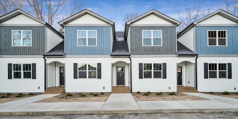 Townhouse For Sale - 628 Forest Creek Circle<br/> Greer, SC 29651