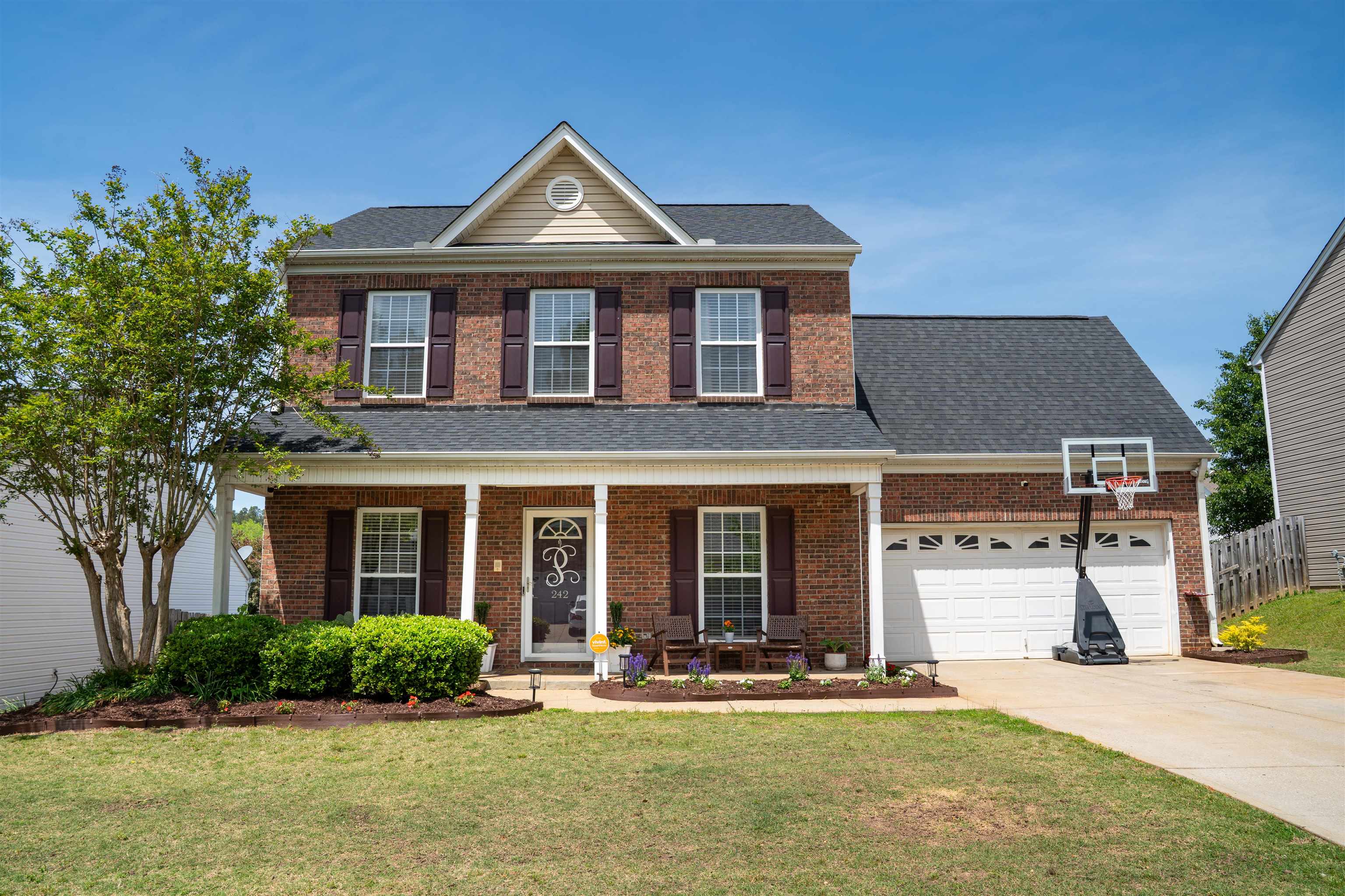 242 Dartmoor Drive Dr, Spartanburg, South Carolina image 1