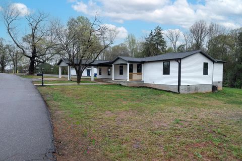 Homes For Sale - 136 Moore Street<br/> Wellford, SC 29385