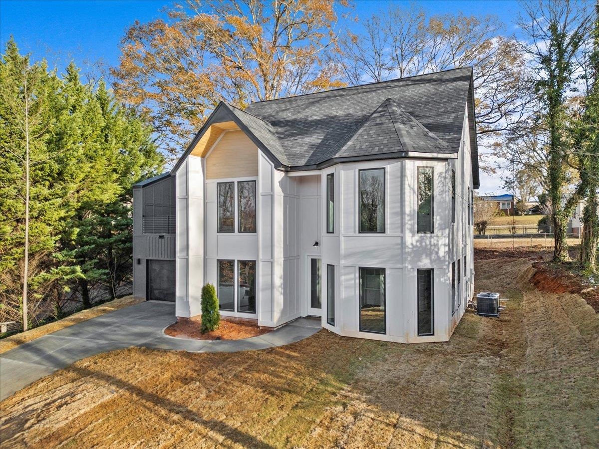 105 Tanglewood Drive, Greenville, South Carolina image 2