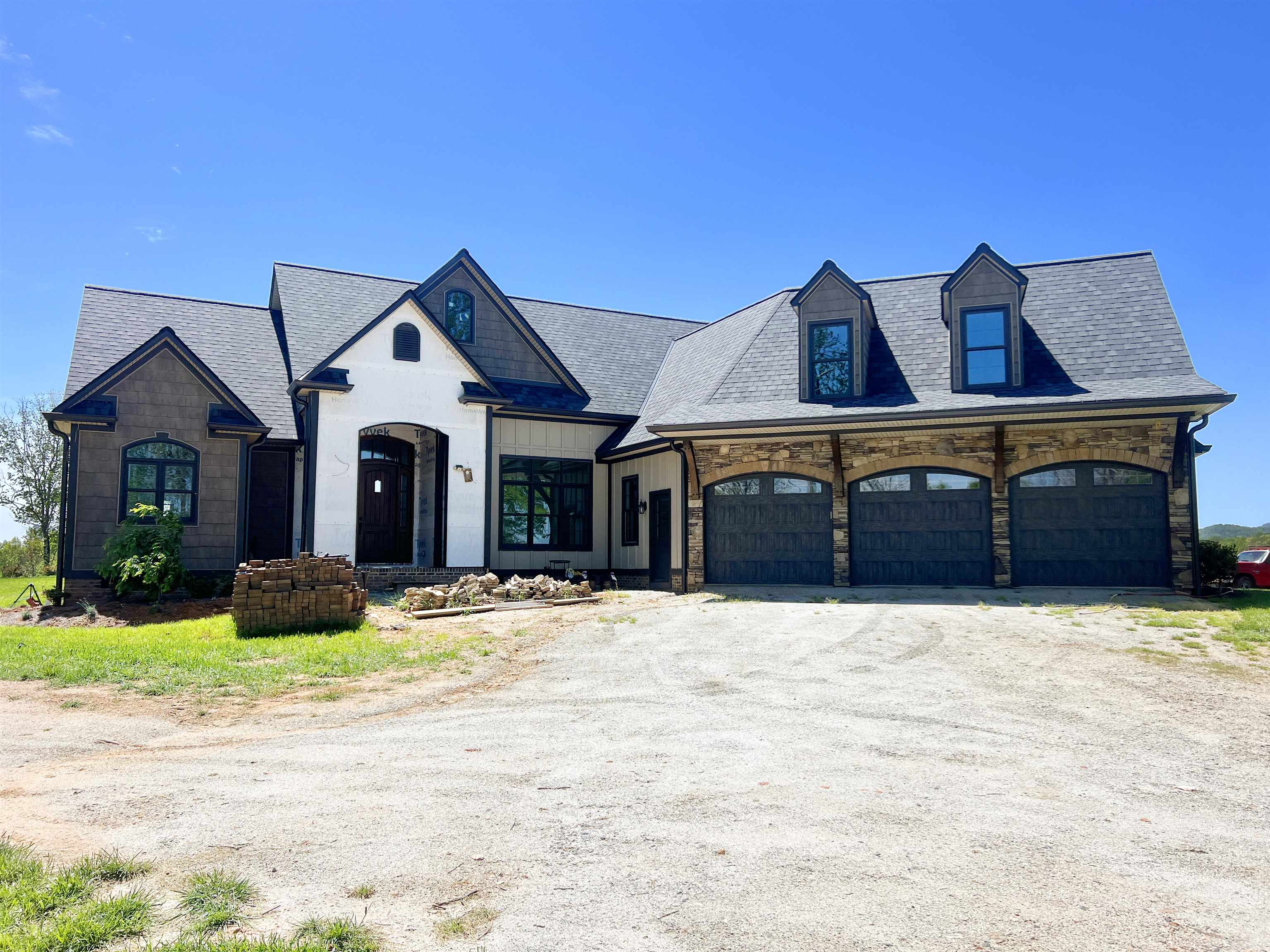 101 Moccasin Way, Landrum, South Carolina image 1