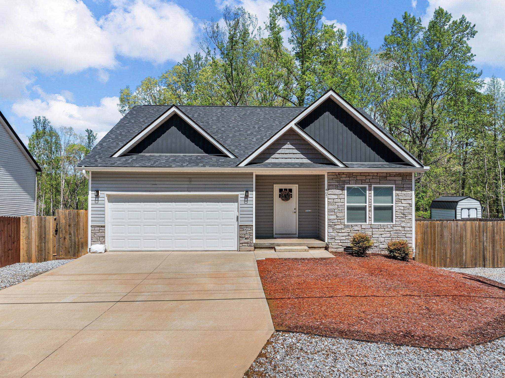 407 Hickory Nut Dr, Inman, South Carolina image 1