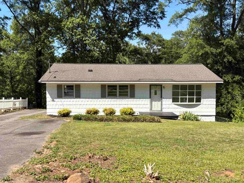 Homes For Sale - 755 Kenmore Drive Dr<br/> Spartanburg, SC 29303