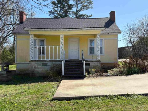 Homes For Sale - 100 Beltline Road<br/> Gaffney, SC 29341