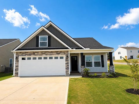 Homes For Sale - 1704 Spruce Knoll Street<br/> Spartanburg, SC 29303