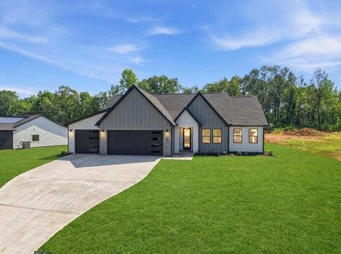 Homes For Sale - 2033 Blessed Drive<br/> Inman, SC 29349